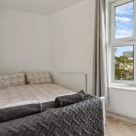 Spacious 3 Bedroom Apartment Near London Top Attractions Extérieur photo