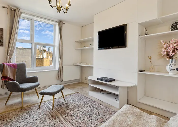 Spacious 3 Bedroom Apartment Near London Top Attractions